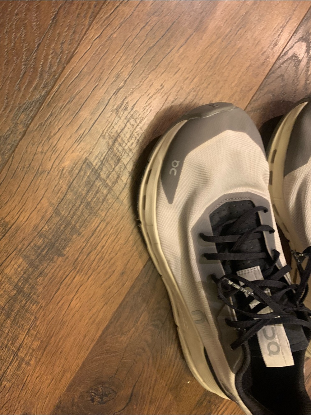 On Running Men's Trainer in Cream and Gray with Black Accents - Picture 10 of 13